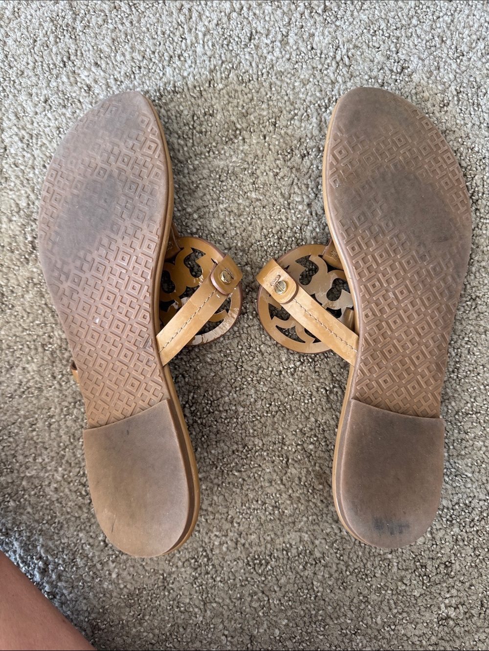 Tory Burch Tan Miller Logo Thong Sandals with Gold Hardware - Picture 4 of 4